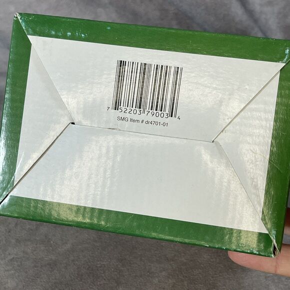 vintage john deere Tractor salt and pepper shakers New In Box - Picture 6 of 6